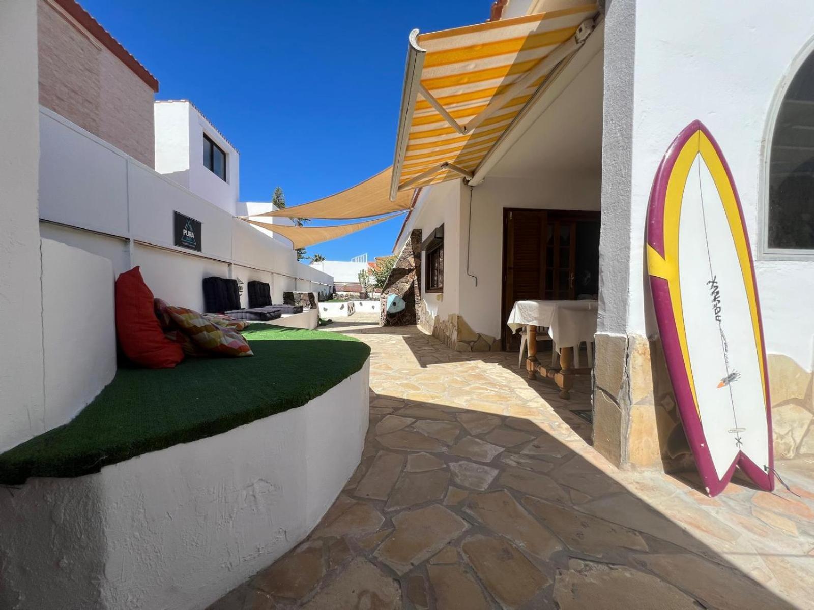 Auberge de jeunesse Pura Vida Surf Camp & School à La Oliva Extérieur photo